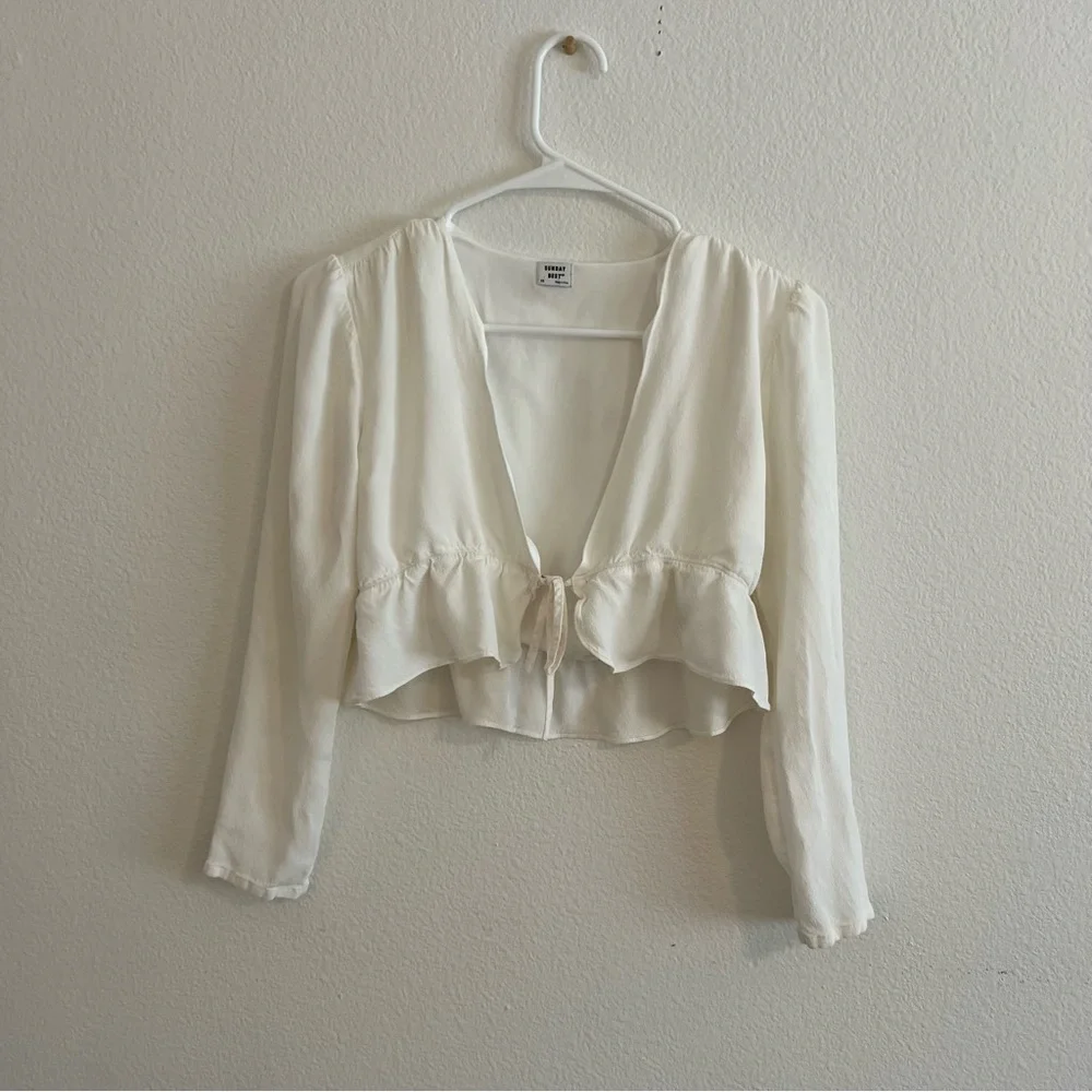 Aritzia Sunday Best Cropped Tie-Front Blouse - Picture 4 of 7